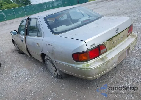 1996 Toyota Camry Dx/Le/Xle z USA, uszkodzony, nr VIN JT2BG12KXT0417132